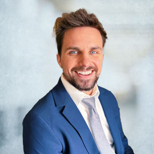 A finance executive with 10+ years of experience in real estate and construction, specializing in strategy and forecasting.