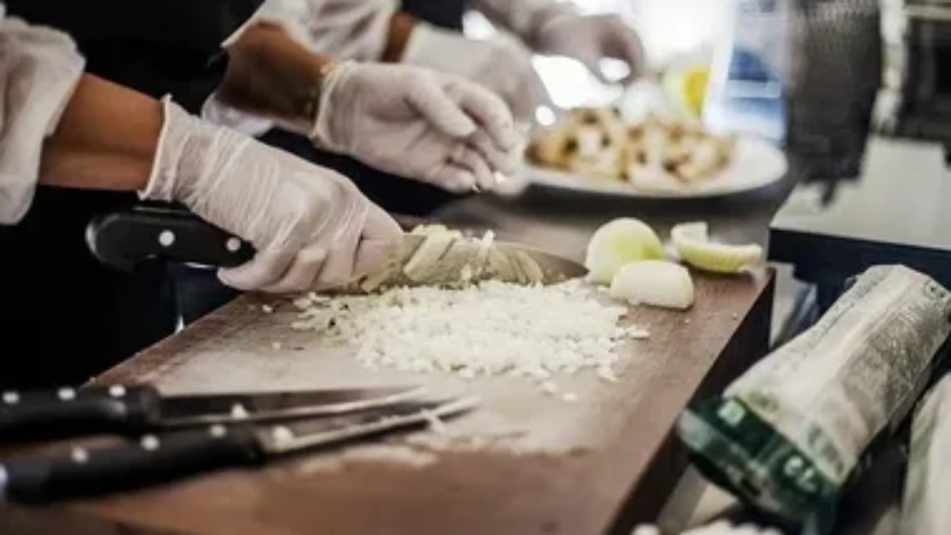 4 Ways to Determine the Best Menu Prices for Your Restaurant